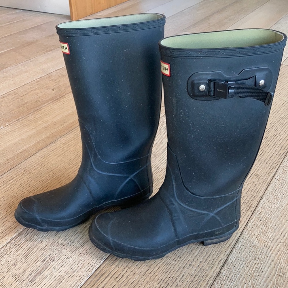 Hunter waterproof rain boots, size 7.5/8, black